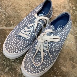 Women’s Vans tennis shoes
